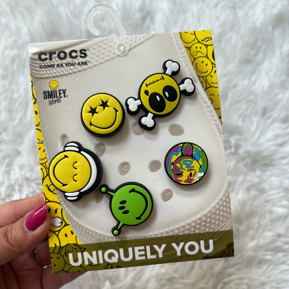 NWT Crocs Smiley